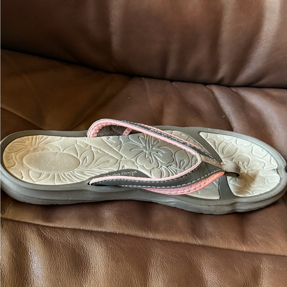 Body Glove Women's Size 10 Flip Flops in Pink and Gray - Picture 3 of 4